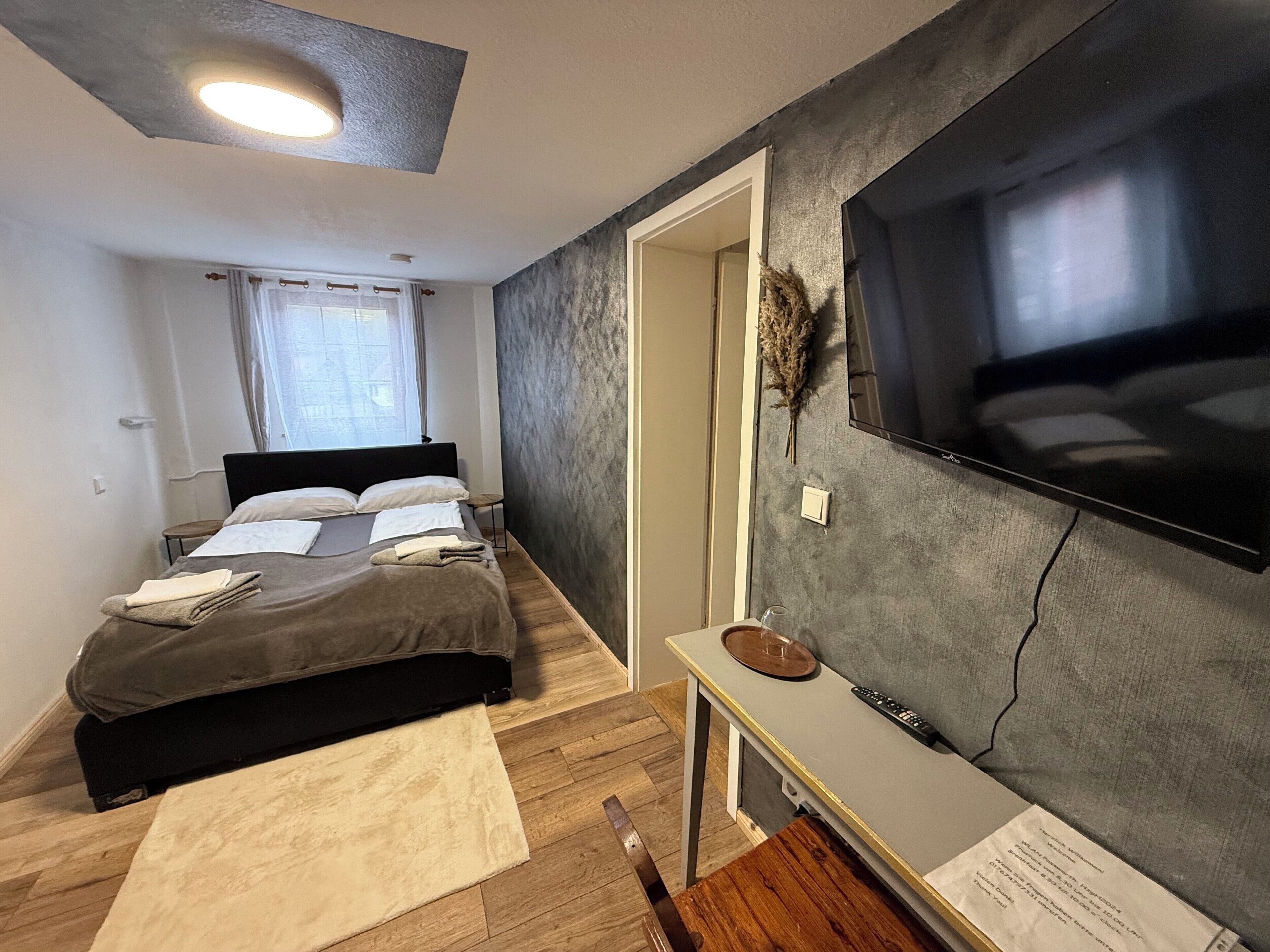 Kleines Doppelzimmer 16qm Mit Smart-tv - Creglingen