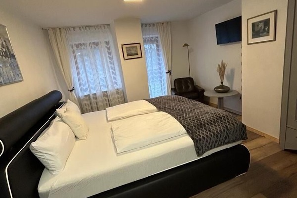 schönes Doppelzimmer mit Terrasse