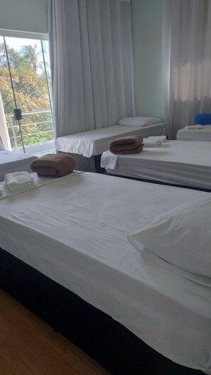 Dormitório compartilhado econômico | Roupas de cama premium