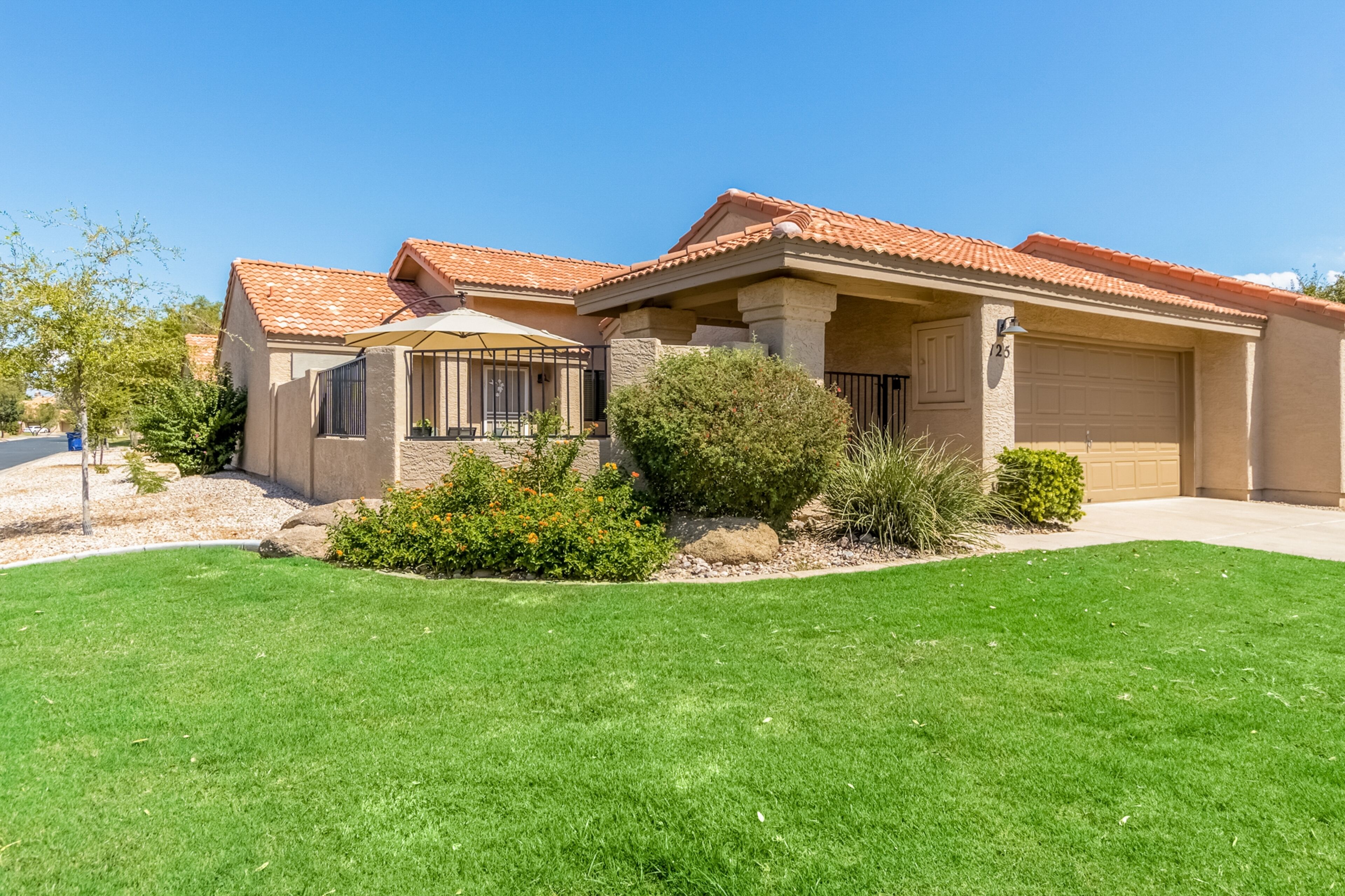 Modern home with pool, hot tub, enclosed yard, grill, & W/D