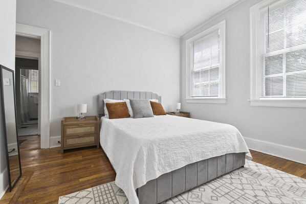 3 bedrooms, desk, iron/ironing board, WiFi