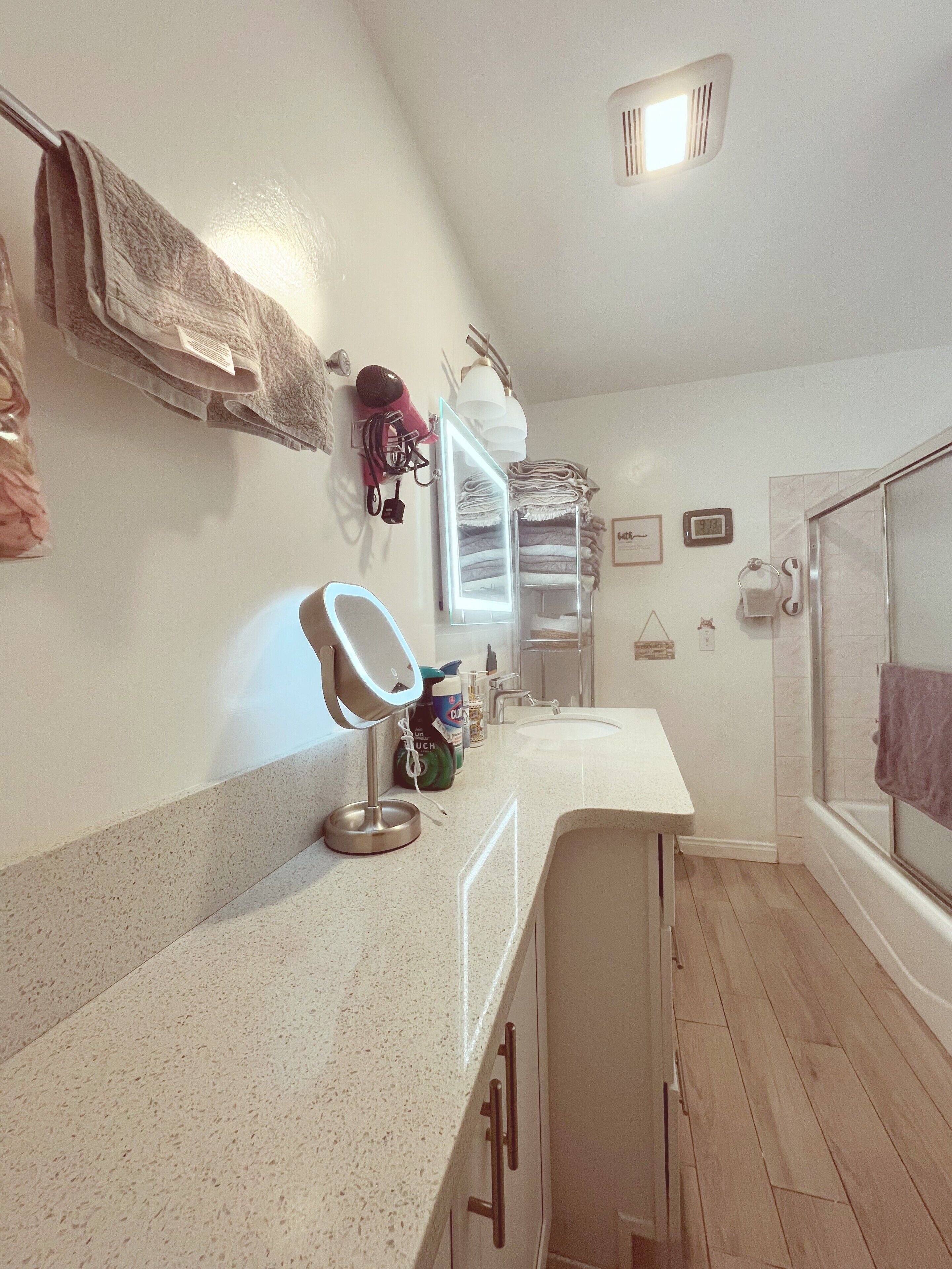 ジェットバス、ヘアドライヤー、ビデ、タオル