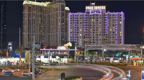 Exterior - Stay in comfort while attending the Super Bowl! Buy 2 nights get the third free (Las Vegas)