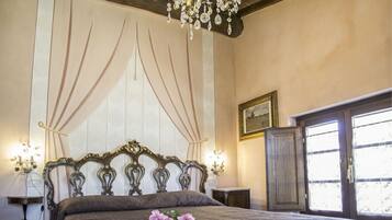 2 bedrooms, iron/ironing board, WiFi