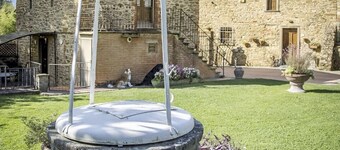 2-bedroom cottage with air conditioning immersed in the Tuscan countryside, restaurant and bar withi