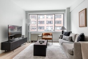 TV, stereo - Gorgeous Midtown East 1BR w/ Gym, Doorman & W/D, by Blueground (Midtown)