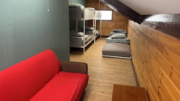 Grand Room | Laptop workspace, free WiFi