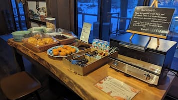 包含每日当地美食早餐