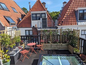 Outdoor dining - B&B Apartement Het Pakhuis Haarlem (Haarlem)