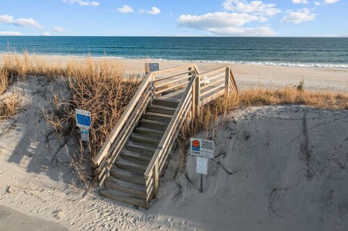 No Work Zone - Dog Friendly Oceanfront