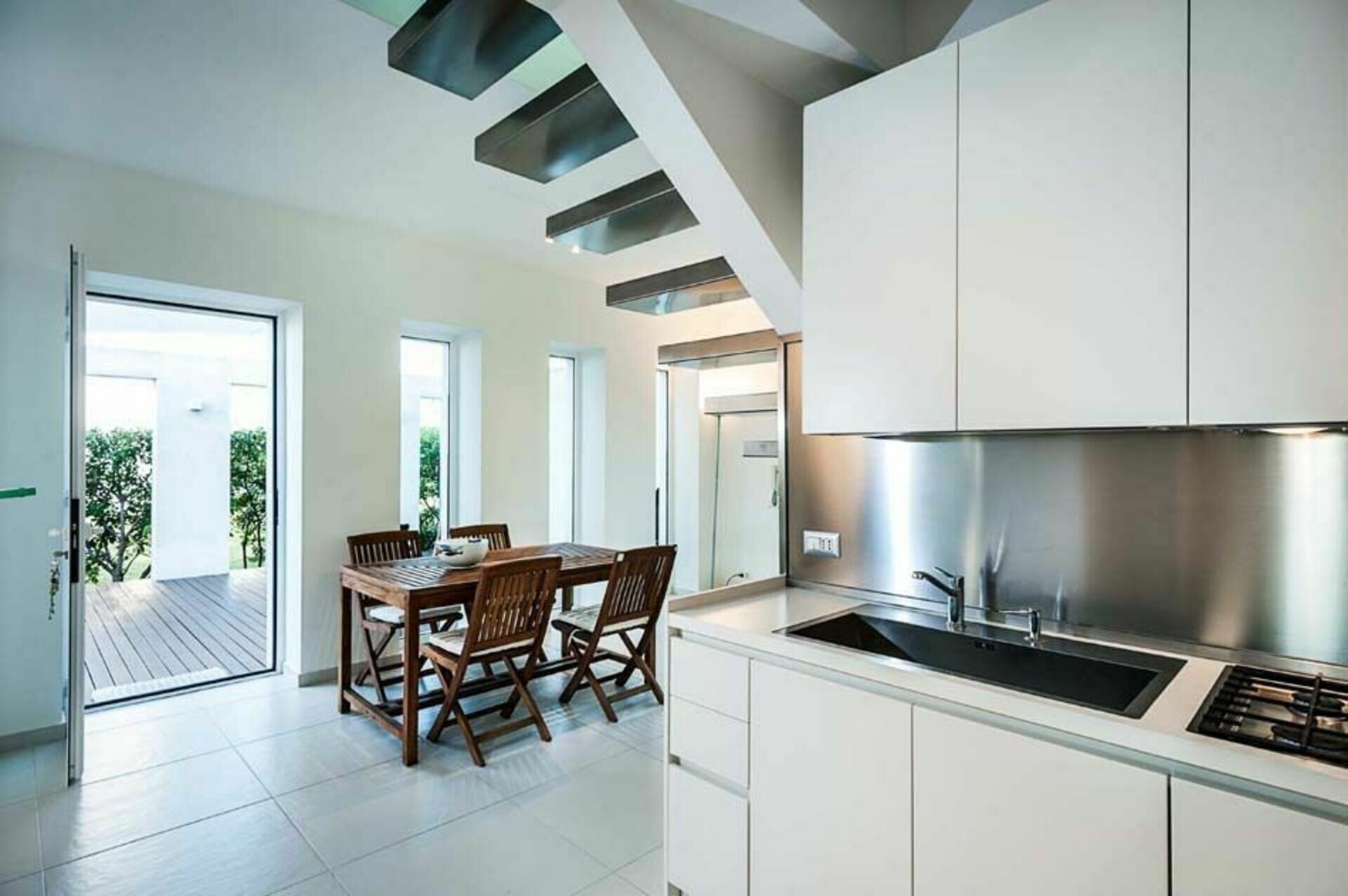 Een koelkast, een vaatwasser, een broodrooster