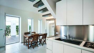 Kühlschrank, Geschirrspüler, Toaster