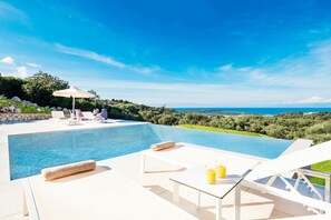 Pool - Villa Arete - Peritheia ,Ionian Islands (Pelekiti)