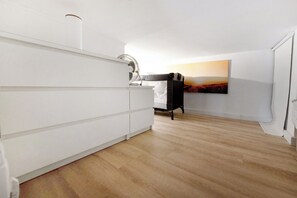 Interior - Apartment 'Meerblick' with Sea View, Balcony and Wi-Fi (Kiel-Schilksee)