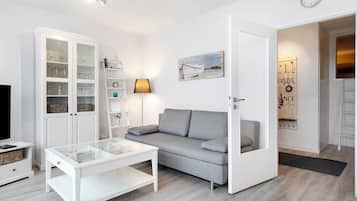 Fernseher, DVD-Player, Stereoanlage