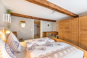 2 slaapkamers, een strijkplank/strijkijzer, gratis wifi, beddengoed