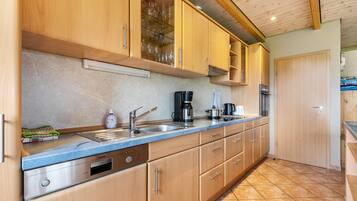 KĂŒhlschrank, Mikrowelle, Ofen, Herdplatte