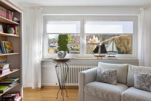 Apartment 'Ferienwohnung Am Kurpark' with Private Terrace and Wi-Fi