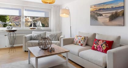 Apartment 'Ferienwohnung Am Kurpark' with Private Terrace and Wi-Fi