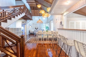 Villa, 4 Bedrooms, Garden View | Dining room