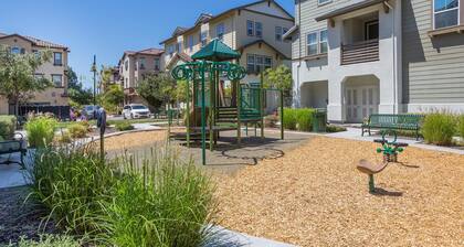 Inviting San Jose 2BR w/ Balcony & A/C, nr Park & Hiking, by Blueground