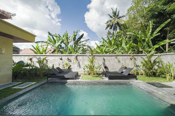 Villa, 2 Bedrooms | 2 bedrooms, desk, free WiFi, bed sheets