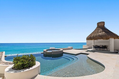 Beachfront Villa with Daily Butler/Bartender - Steps to the Sand