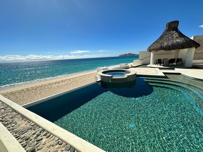 Beachfront Villa with Daily Butler/Bartender - Steps to the Sand