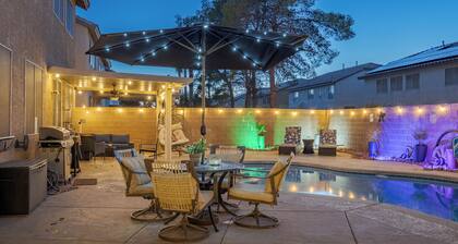 5BR Spacious Family Retreat with Pool, Spa, & Games - Close to Strip and Shops