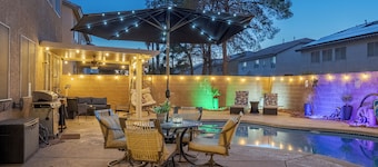 5BR Spacious Family Retreat with Pool, Spa, & Games - Close to Strip and Shops