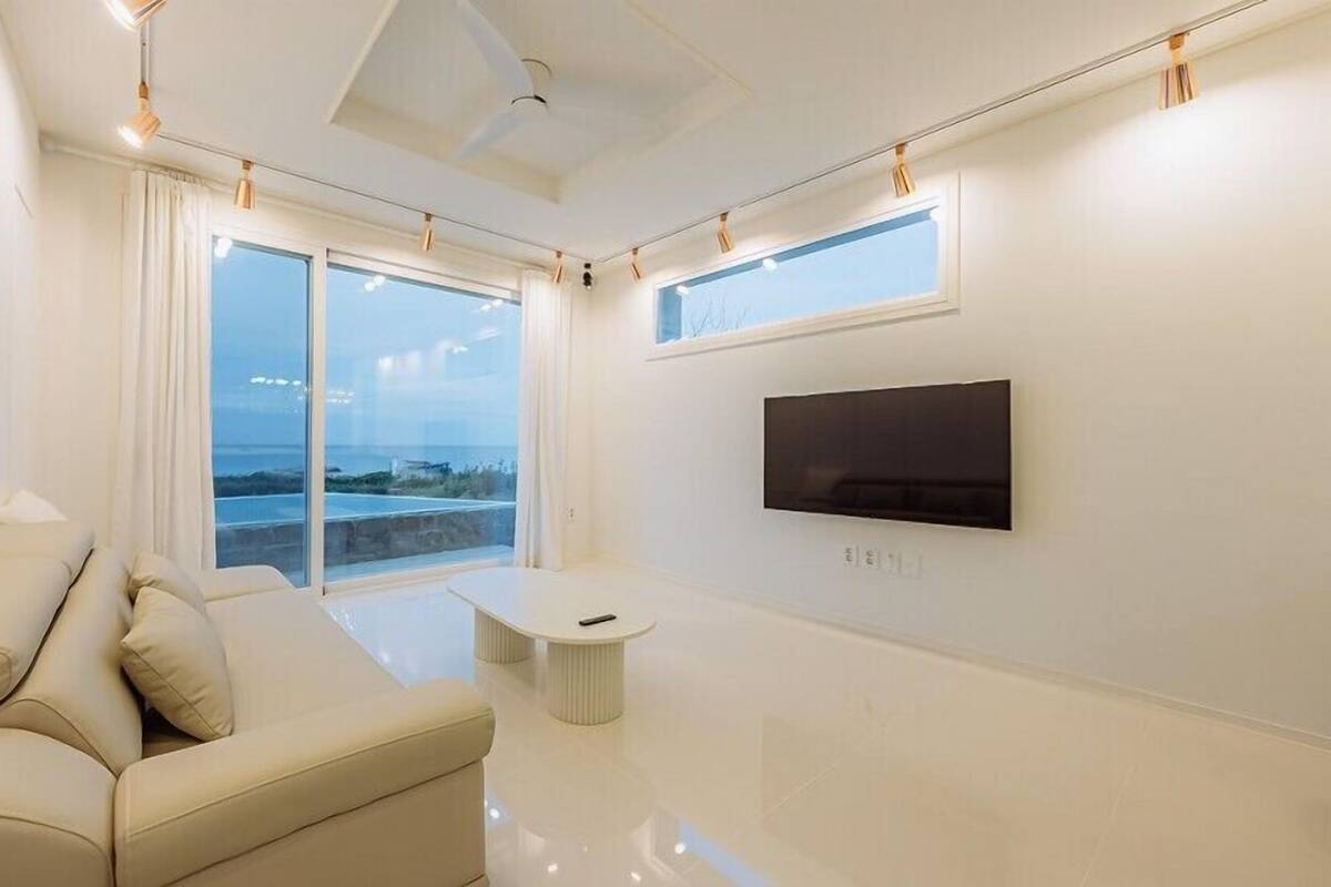 Room (101) | 1 bedroom