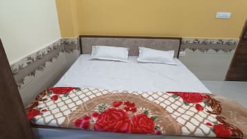 Basic Double Room | Premium bedding, bed sheets