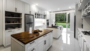 Biệt thự Cao cấp, 5 phòng ngủ, quang cảnh vườn