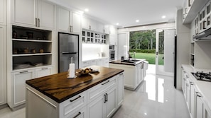 Luxury Villa, 5 Bedrooms, Garden View | 2 bedrooms, free WiFi, bed sheets
