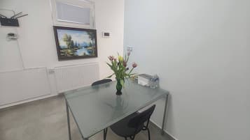 Apartment, 1 Bedroom, Smoking, Terrace | Dining