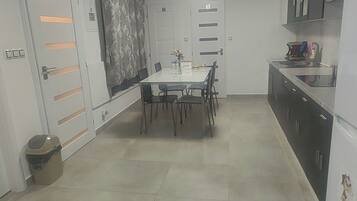 Apartment, 1 Bedroom, Smoking, Terrace | Dining