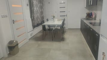 Apartment, 1 Bedroom, Smoking, Terrace | Dining