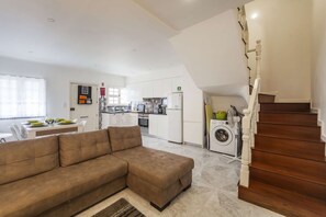 TV - Atlantic City - Marina (Ponta Delgada)