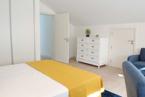1 Schlafzimmer, Schreibtisch, Bügeleisen/Bügelbrett, Bettwäsche
