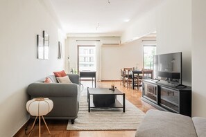 Smart TV - Radiant 3BR Apartment in Paleo Faliro (Paleo Faliro)