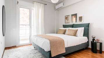 3 bedrooms, desk, iron/ironing board, free WiFi