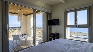 6 bedrooms, iron/ironing board, WiFi, bed sheets