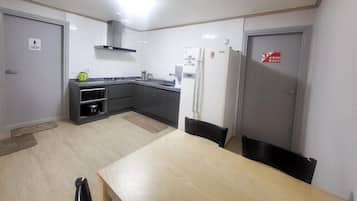 Habitació (private house)