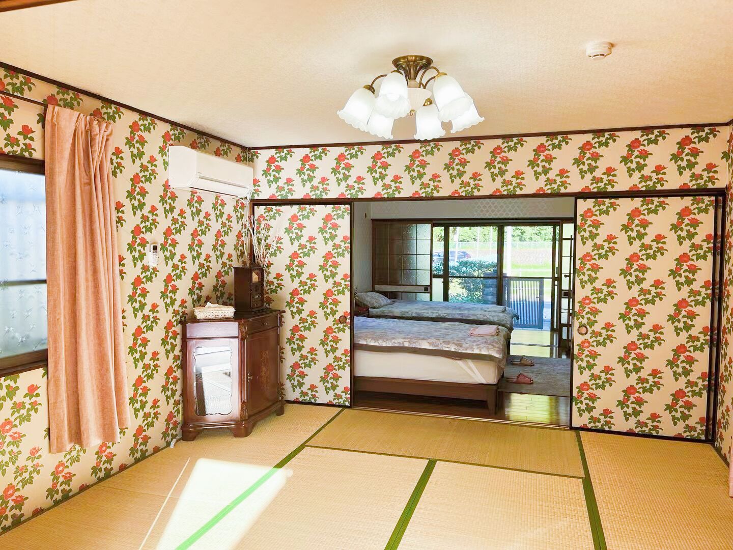 5 bedrooms, iron/ironing board, travel cot, WiFi