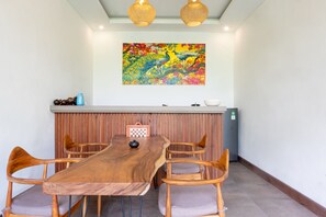 Villa – deluxe | Eget kjøkken | Kjøleskap, kokeplater, vannkoker og brødrister