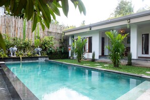 Outdoor pool - Variegata Private Villa Ubud by Supala (Ubud)