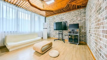 Room (101) | 1 bedroom