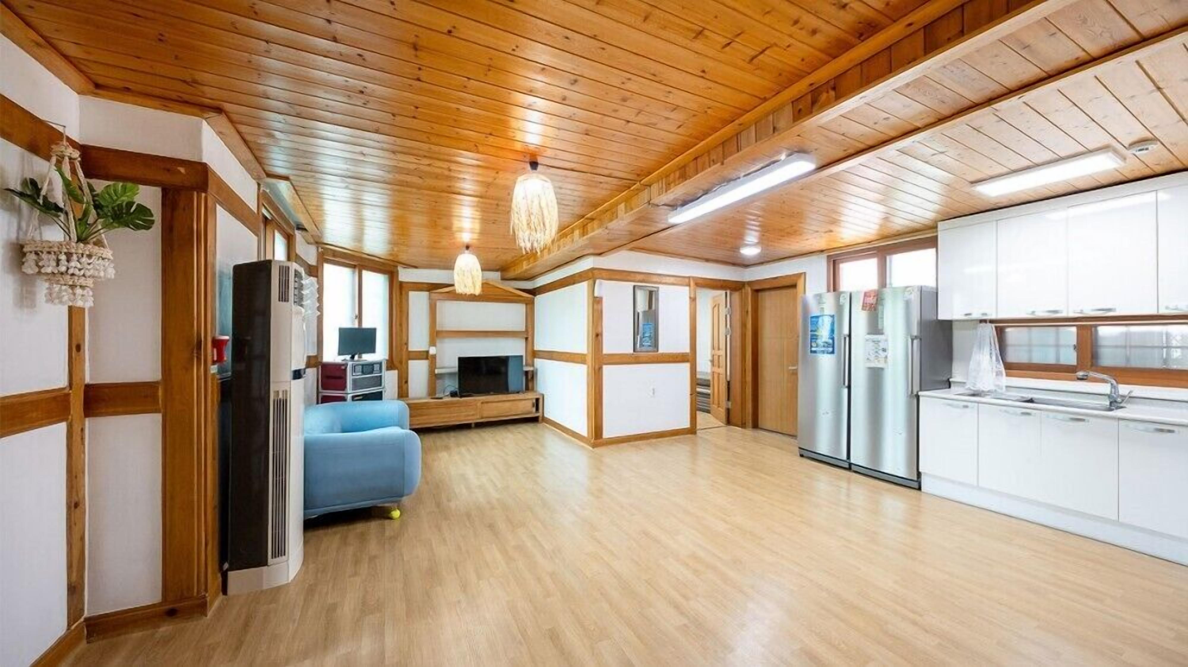 Room (102) | 1 bedroom