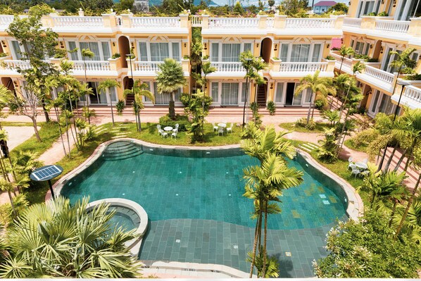 Alberca al aire libre 