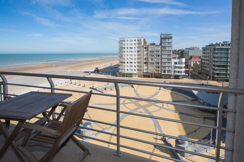 Stylish Stay w/ Sea Views